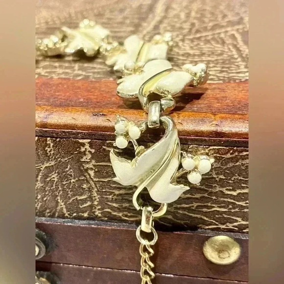 🏵️Vintage Coro signed bracelet 🏵️ - Picture 3 of 9